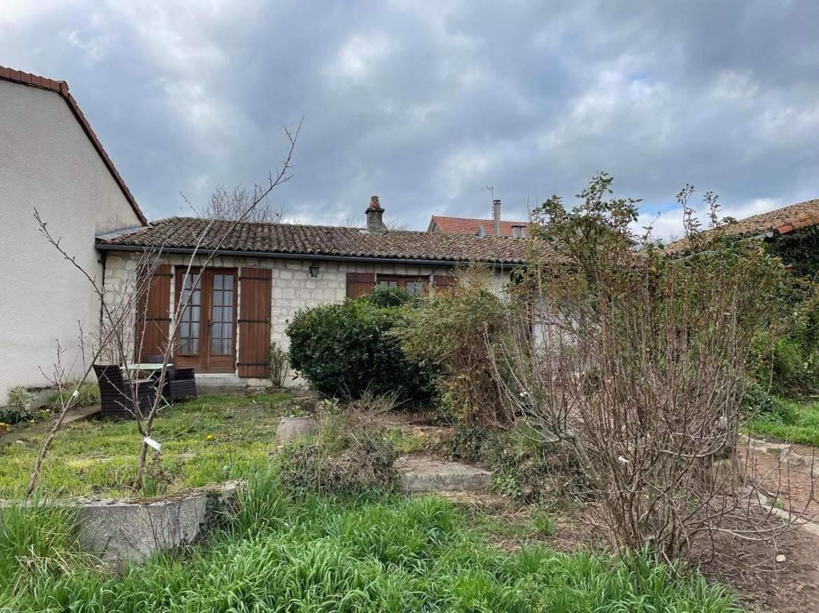 May'S Cottage Availles-Limouzine Eksteriør bilde